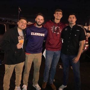 Meet your Posher, Max